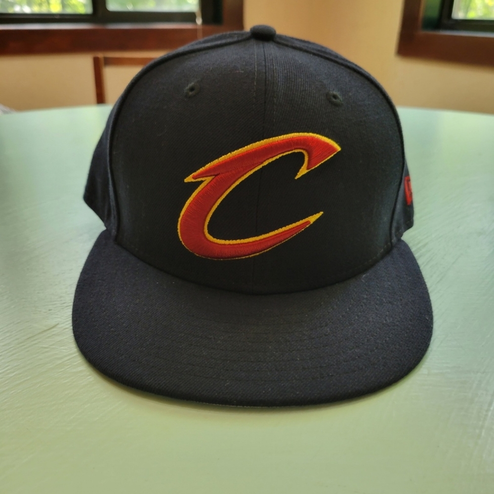 NWOT Cleveland Cavaliers 7 3/8